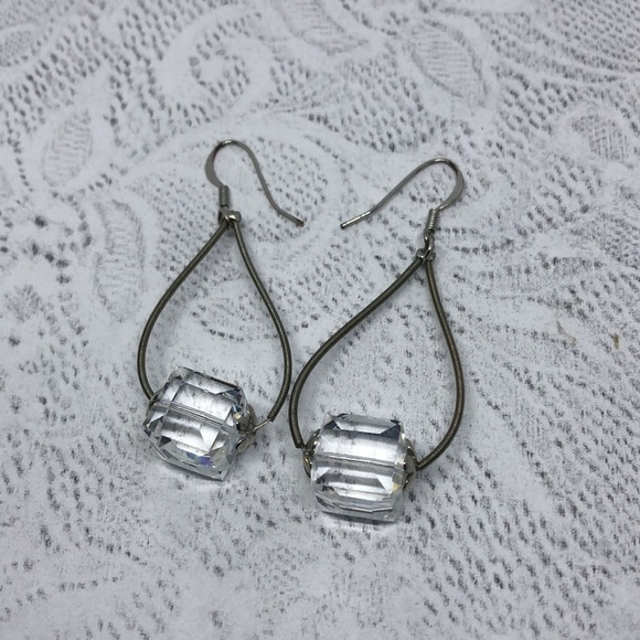 Artisan mesh wire cube crystal glass dangle drop dressy long earrings- unique. - Picture 4 of 5